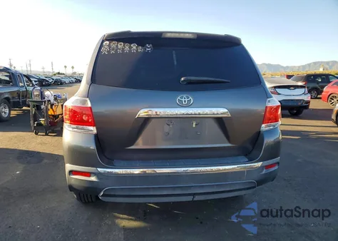 2012 Toyota Highlander Base z USA, uszkodzony, nr VIN 5TDZK3EH2CS086513